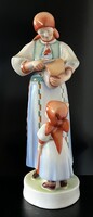 Nagyméretű és szép festésű,  Zsolnay porcelán figura !