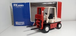 Nagy méretű (1:24) Nissan targonca