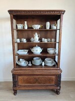 Antique vitrine in historicism/neobaroque style, acanthus carving, butterfly veneer around 1900