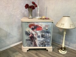 Chest of drawers, bedside table