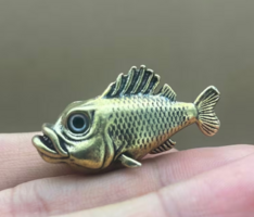 Öntött réz piranha hal figura