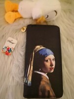 Művészet a zsebedben: Johannes Vermeer híres „Leány gyöngy fülbevalóval” dombornyomott pénztárca!