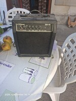 C,Giant gitárerősitő GA-10