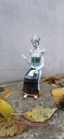 Hollóházi figura.