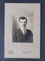 Antik kabinetfotó Középkorú férfi portréja,  G. Beldegreen, New-York, 1921