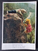 Régi NDK képeslap hegymászó mackópár a sziklán, 1957