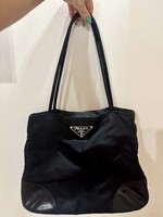 Eladó egy vintage prada táska