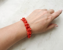 Bracelet made from natural Red Mediterranean coral (Corallium rubrum) in rich salmon hue.