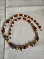 Retro colorful eye-catching beaded necklace.