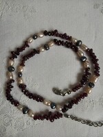 Beautiful genuine freshwater pearl and garnet beaded necklace.