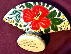 Legyező alakú görög szalvétatartó  12,5 cm széles.ARRIS Keramik Rodosz 1970-1980