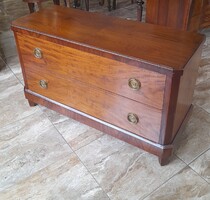 Elegáns biedermeier alacsony két fiókos komód