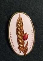 Golden Scythe Farmer's Wife! Badge.