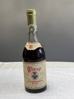 1973-as Tokaji Szamorodni eredeti címkével , sértetlen, gyűjtői darab
