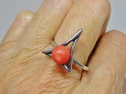 Beautiful antique art deco silver ring with coral stone