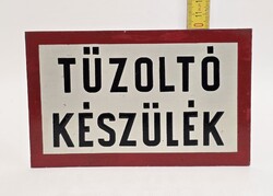 "Tűzoltó készülék" festett tájékoztató fémtábla (3950)