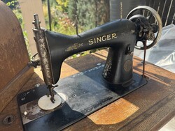 Eredeti Singer 66 pedálos működőképes varrógép komplett asztallal (Wittenberge, kb. 1930)