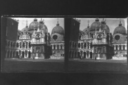 Antik sztereó üvegnegatív  Velence Dózse-palota udvara és Szent Márk-bazilika 1900 eleje BÖ17