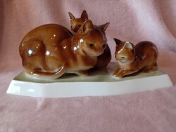 2612/12 Zsolnay Sinkó porcelán macska család