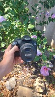 Canon EOS 2000D