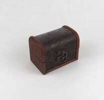 2B625 Kisméretű bőrrel díszített fadoboz fa ládika