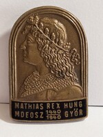 Mátyás királyt ábrázoló zománcozott bronz dalos kitűző, jelvény 1940