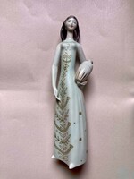 Hollóházi vízhordó lány - porcelán figura