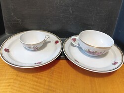 Retro hollóházi porcelán rózsás csomag, 2 tányér, 2 csésze