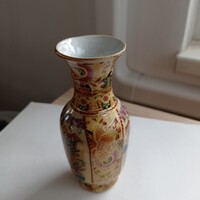 Keleti mintázatú porcelán kis váza