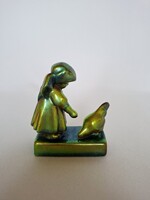 Hollóházi Eosin Chick Feeding Girl (491.)