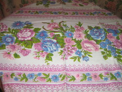 Beautiful rose-patterned pillowcase
