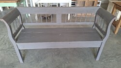 Lóca Bench