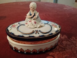 Finely Crafted Capodimonte Porcelain Bonbonnière