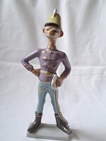 Ritka festésű Drasche (Kőbányai Porcelángyár) Hadik-huszár porcelán figura