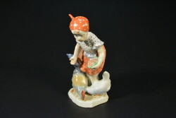 Herendi Tyúkokat etető kislány, kézzel festett 14 cm porcelán figura