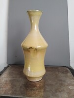 (Gyűjtői / Mid-Century): Iparművészeti Mid-Century Kerámia Váza 28 cm - Sárga Csurgatott Máz, Ritka