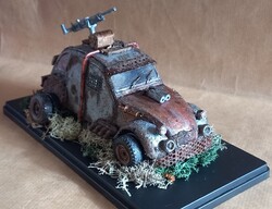 Citroën 2 CV 6 Charleston 1982 1:24 Mad Max stilusú dioráma