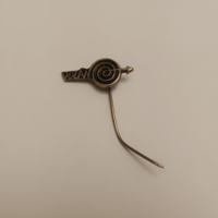 Volán SC kitűző látható, hosszú, hajlított tűvel/ kitüntetés/.