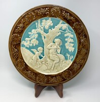 Antik Schütz Cilli (1870-1917) historizáló "Faun puttóval" majolika fali dísztál tányér  (34.5cm) RZ