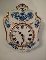 Bájos hagymamintás hibátlan porcelán falióra