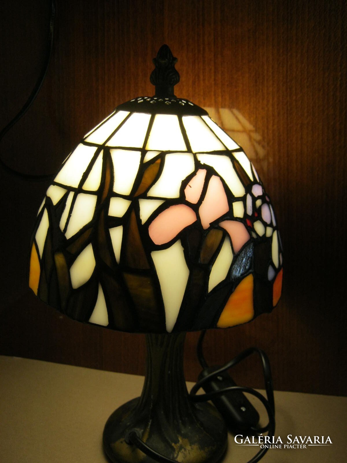 öregedésgátló tiffany svájci lámpa)