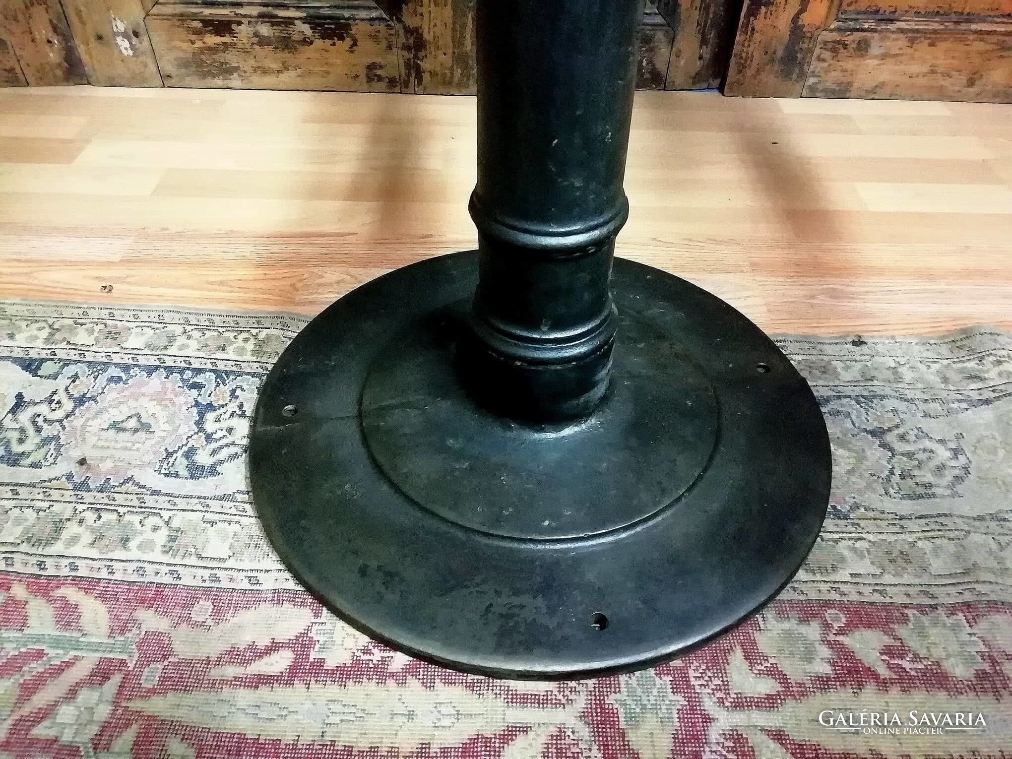 Cast iron round table, custommade loft table, 100yearold casting, with Vienna mark, treated