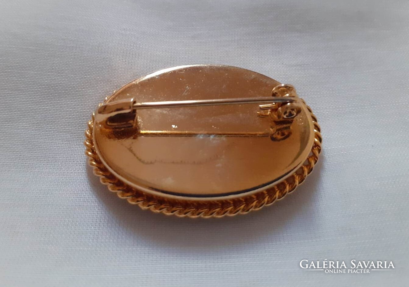 Vintage fragonard brooch sale
