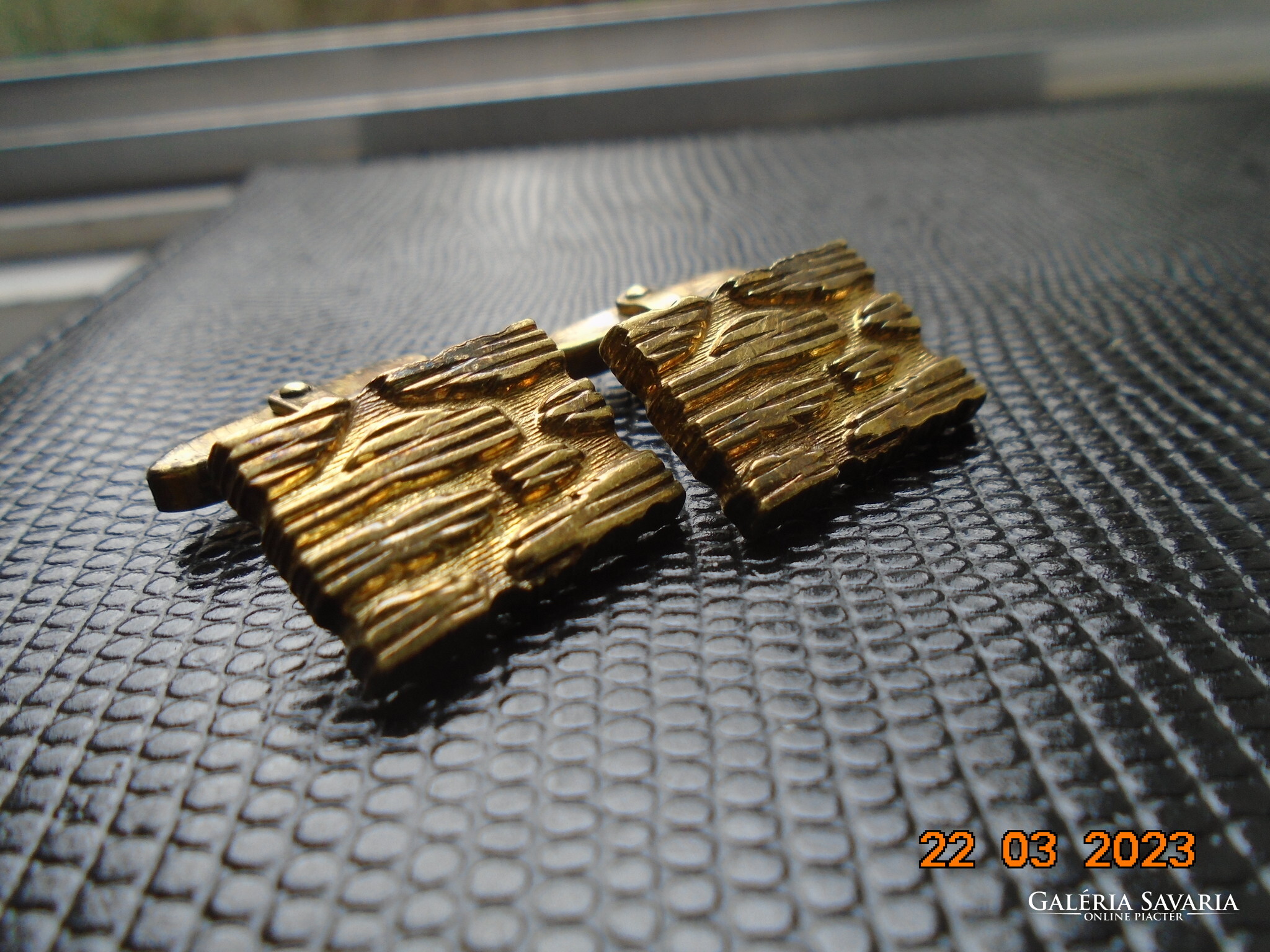 PLAQUÉ OR LAMINÉ francia Laminált aranyozott jelzéssel Art Deco dombor