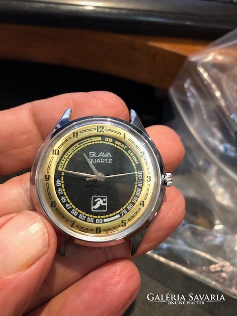 Slava quartz vintage men s watch glory working. Clocks