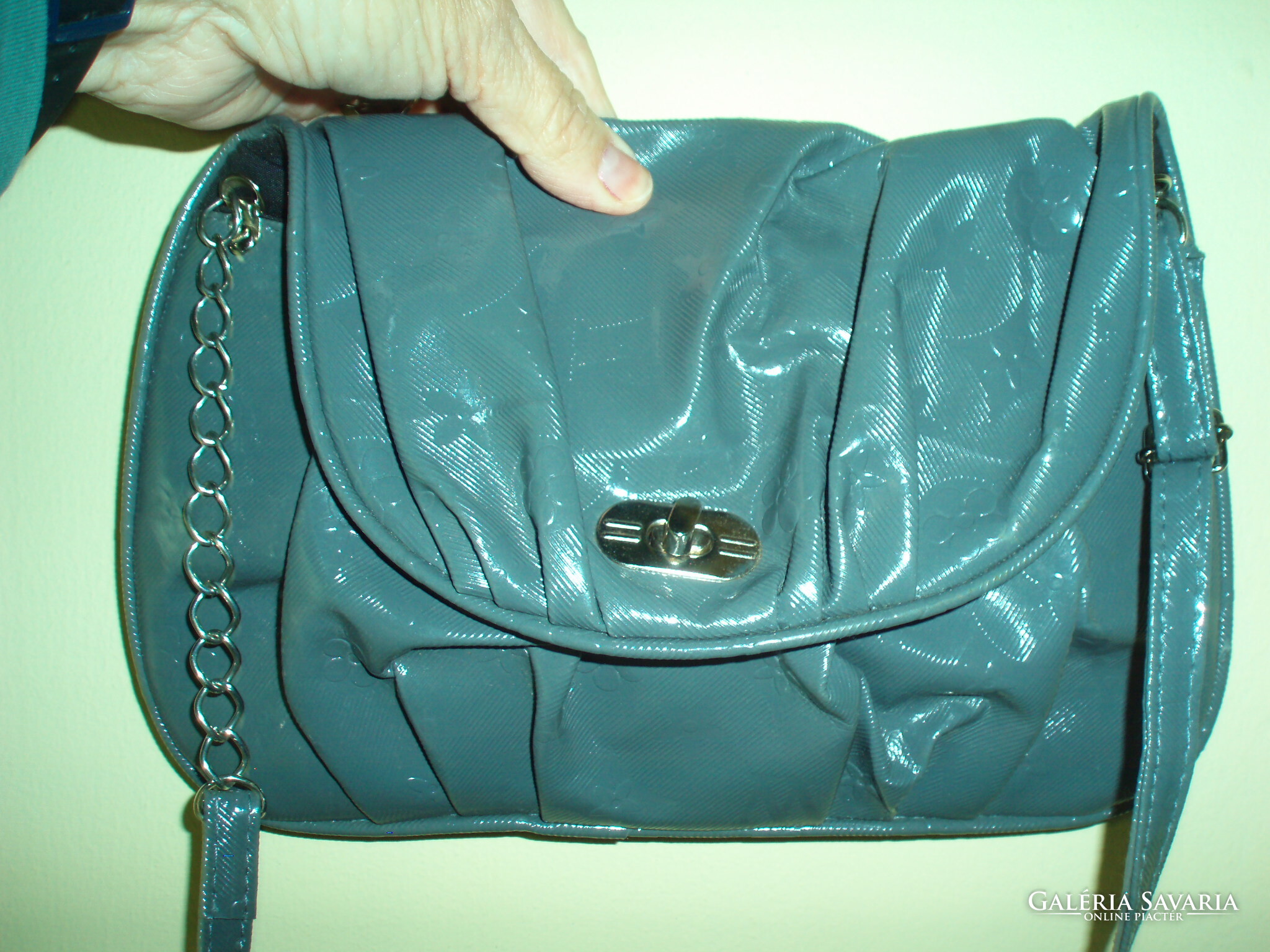 Vintage lv lacquer shoulder bag Wardrobe Galeria Savaria