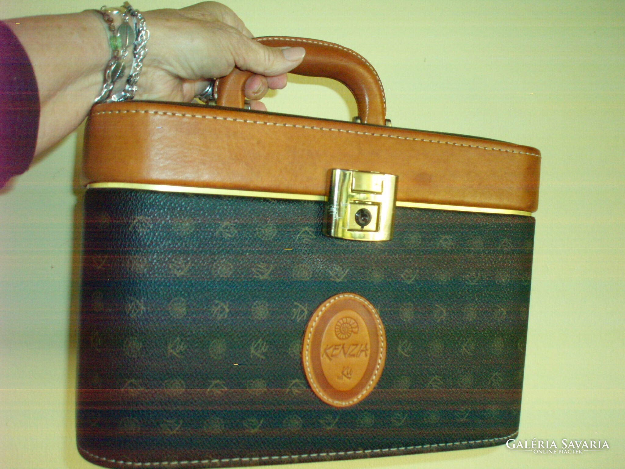 Kenzia bags online shop sale