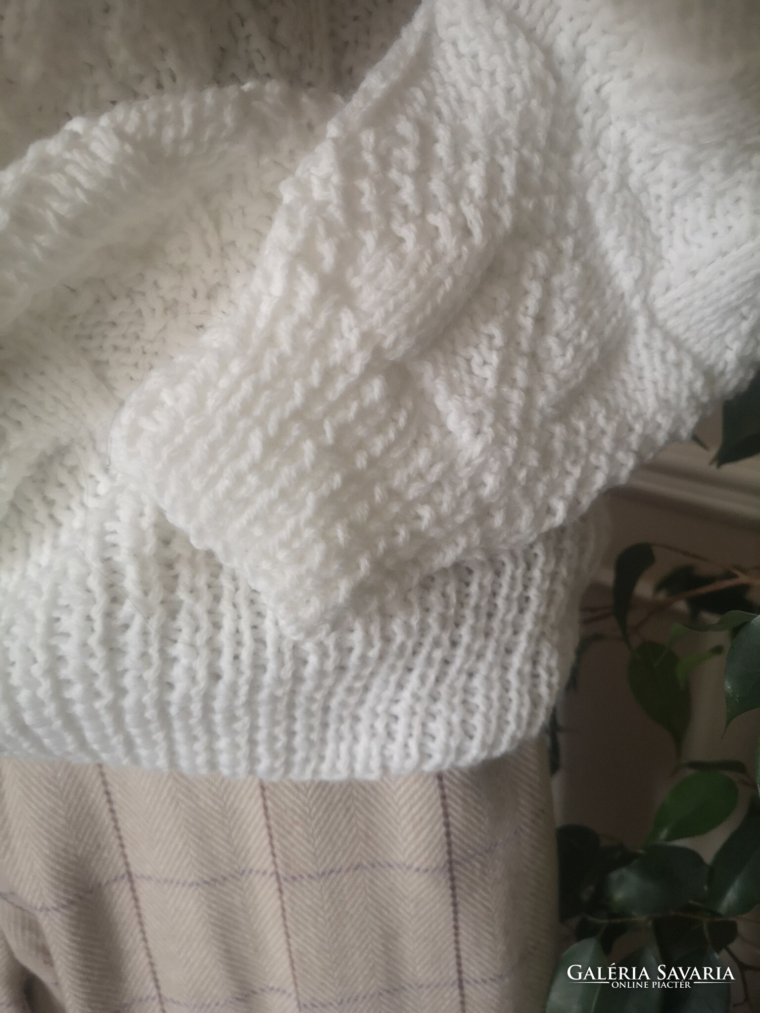 Vintage white sweater on sale