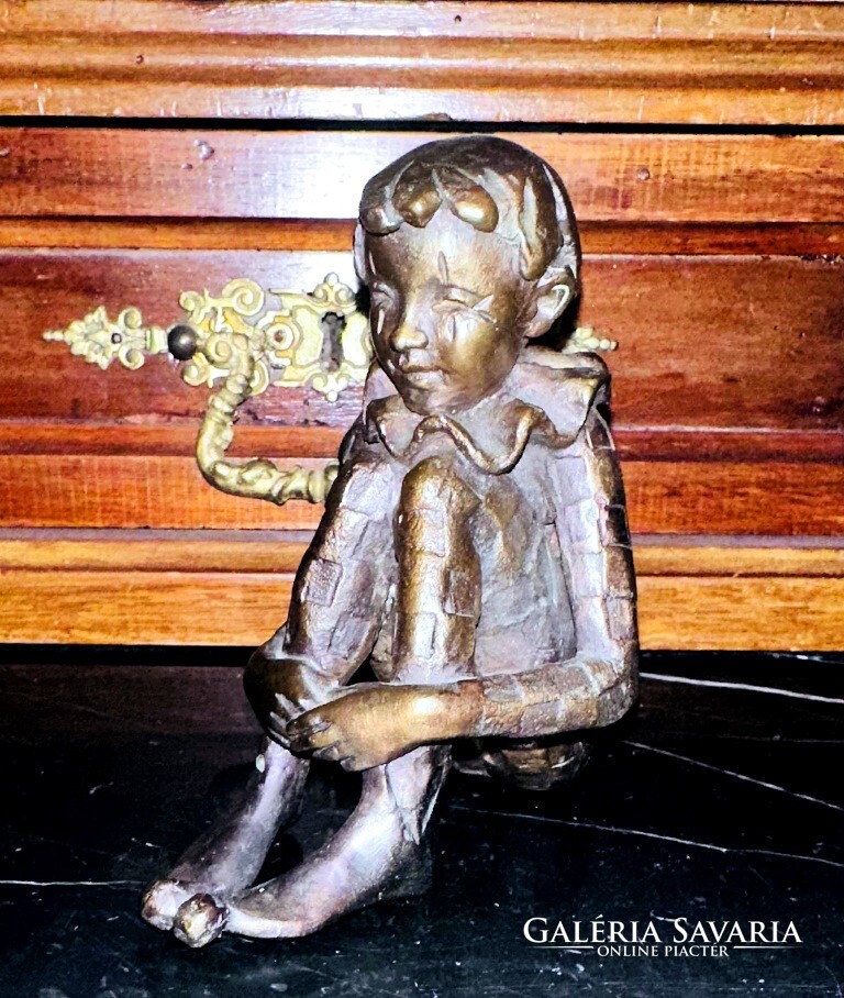 Kutas László (1936-2023) Kuporgó bohóc(bronz kisplasztika