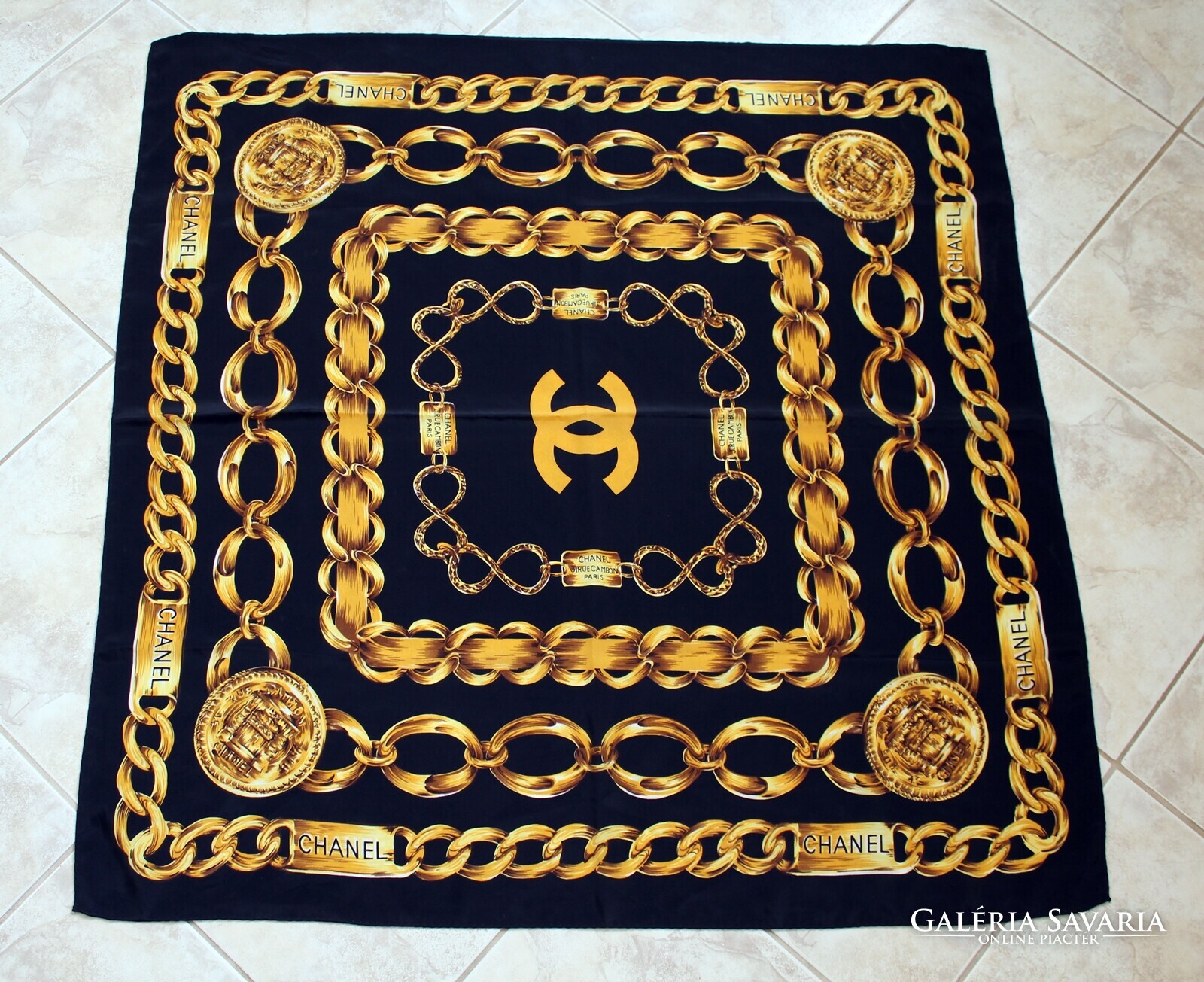 美品‼︎ ◆CHANEL◆ 大判スカーフ 85×85 ブローチ柄 シャネル chanel for sale | Galeria Savaria online marketplace - Buy